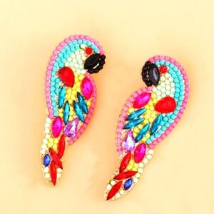 🎯🎯 Sale 🎯🎯 New Tropical Parrot in Rhinestones Stud Earrings